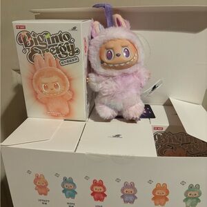 Pop Mart UNOPENED Big Into Energy Labubu Luck